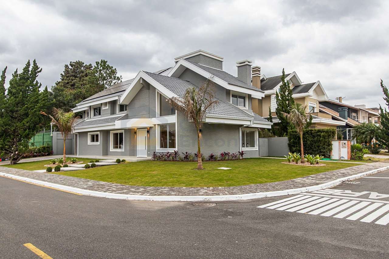 Casa de esquina no Condomínio Pinewoods com 300 m2, mobiliada 5 quartos — foto 1 de 50