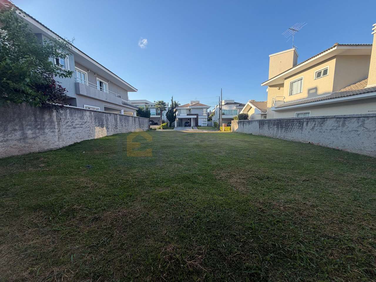 Terreno Plano 405 m² à Venda - Condomínio Pinewoods, Pineville - Pinhais/PR — foto 1 de 24