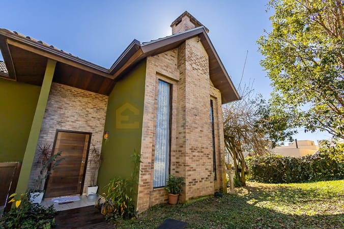 Casa de Campo na Cidade com 3 Quartos à venda, 200m² - Pilarzinho