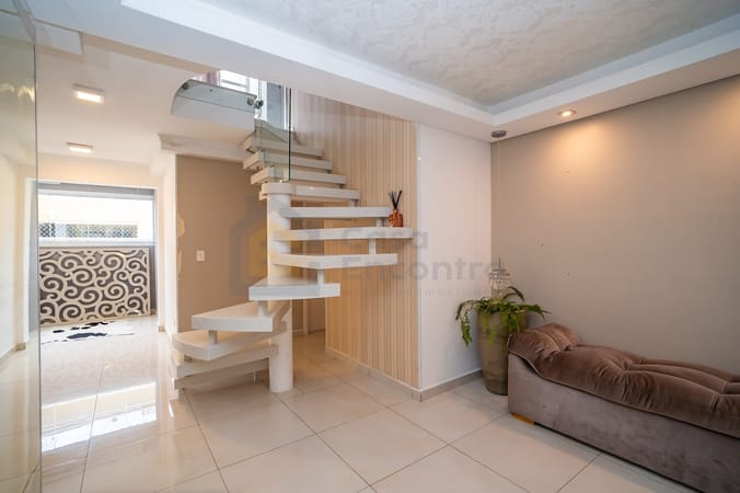 Cobertura Duplex 123m²: 3 Dormitórios, 2 Vagas - Condomínio Grand Chateau, Pinhais