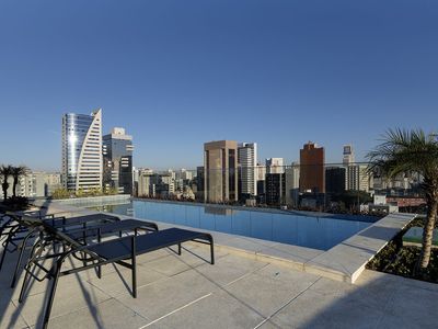 Rooftop - Piscina com borda infinita