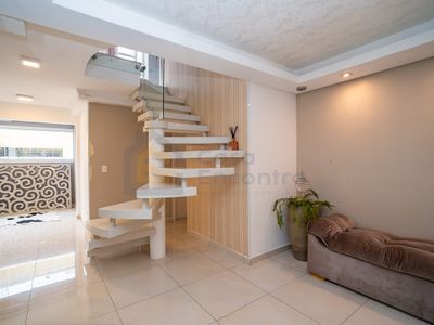 Cobertura Duplex 123m²: 3 Dormitórios, 2 Vagas - Condomínio Grand Chateau, Pinhais — 3 dormitórios, 121 m², Pinhais/PR